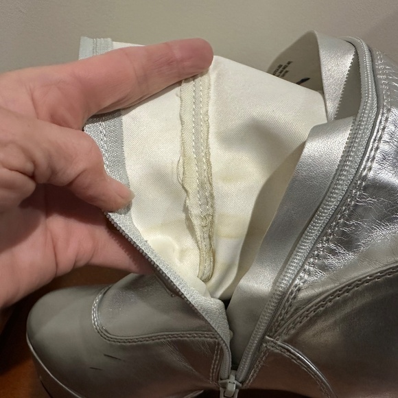 Funtasma Exotica-2000 Platform Boots, Silver, Size 7 - Picture 8 of 12